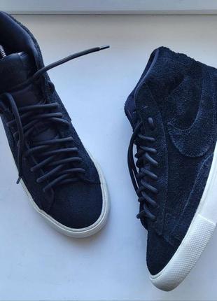 Легендарная модель мега популярных кроссовок 
nike blazer mid trainers im black