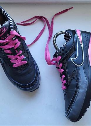 Весняні оригінальні кросівки 

nike air max