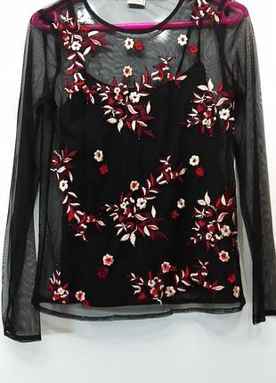 Блузка-сеточка с вышивкой