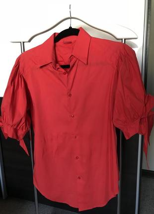 Блузка красного цвета с коротким пышным рукавом2 фото