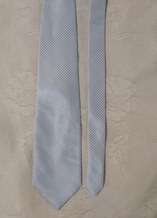 Красивий, стильний краватку