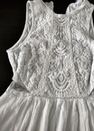 Платье белое с кружевами3 фото