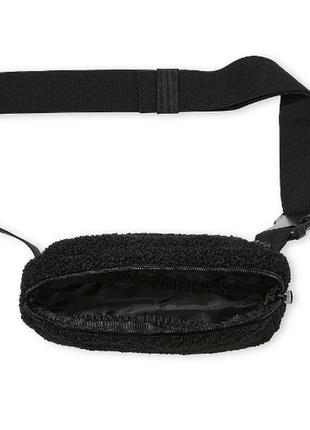 Сумка из флиса victoria's secret cozy fleece belt bag черная4 фото