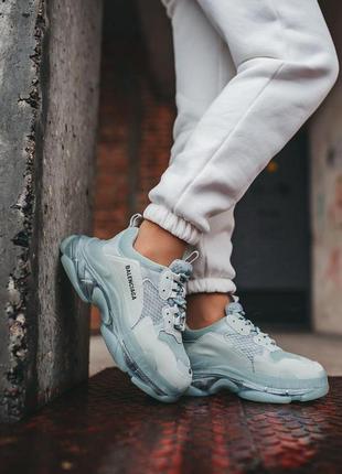 Женские кроссовки balenciaga triple s gray red blue clear