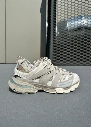 Кроссовки balenciaga track recycled sole in beige2 фото