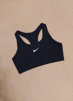 Спортивный топ nike черный базовый топик найк с белым лого