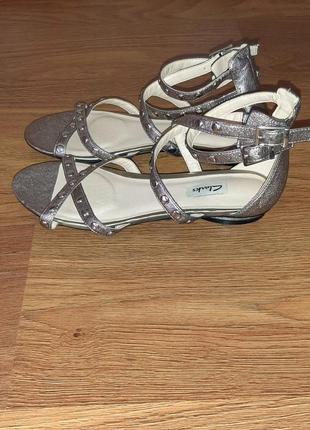 Босоніжки clarks