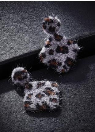 Новые винтажные бархатные леопардовые серьги