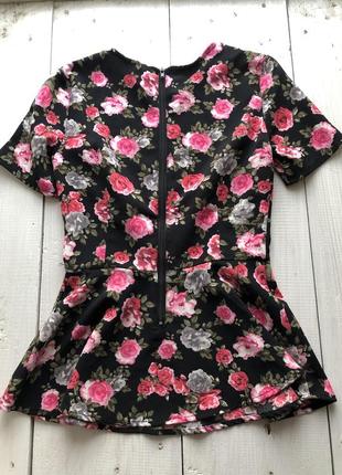 Красивая цветочная блуза с баской2 фото