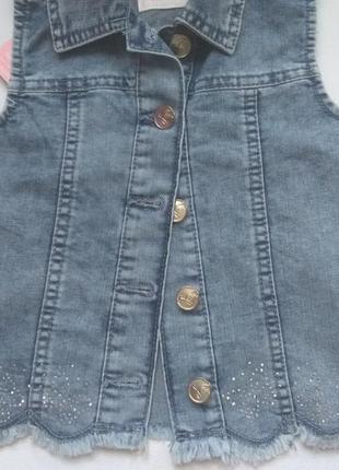 Тонка джинсова жилетка 98р для дівчинки дівчинки3 фото