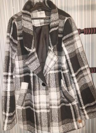 Пальто пиджак.