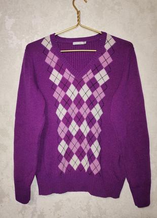 Яскрава щерстяна кофта