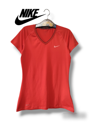 Спортивна футболка