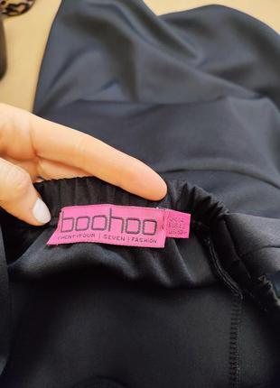 Boohoo платье черное по фигуре карандаш футляр на бретельках с камнями нарядное классическое5 фото