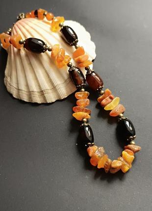 Намисто бурштин і агат.