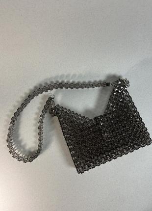 Сіра сумочка з акрилових квадратних намистин.2 фото