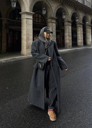 Шерстяне пальто у смужку від vd one, оверсайз пальто з акцентним плечем в стилі bazhane2 фото