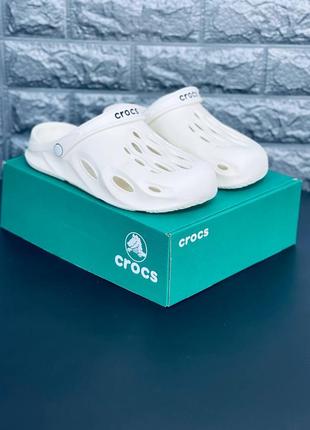 Мужские кроксы crocs белые шлёпанцы крокс6 фото