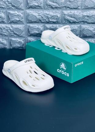 Мужские кроксы crocs белые шлёпанцы крокс4 фото