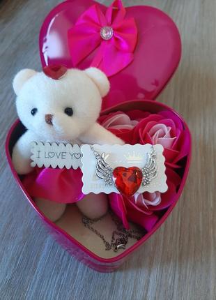 Подарунковий набір для дівчини сердечко з розами2 фото