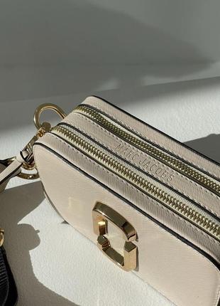 Женская сумка marc jacobs small camera bag beige6 фото