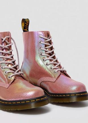 Розовые ботинки dr martens 1460 pascal iridescent pink