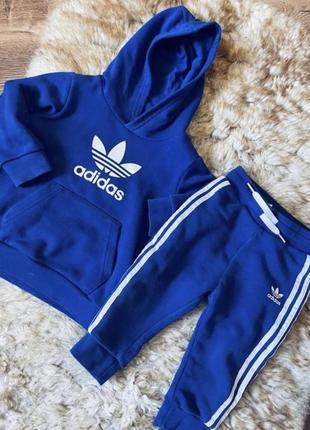 Костюм от adidas