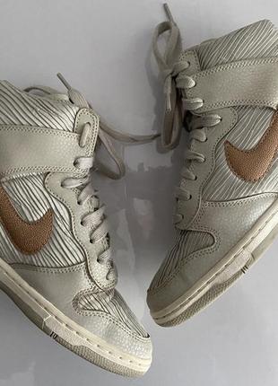 Кроссовки nike dunk sky high 'light bone metallic red bronze'1 фото