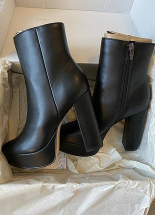 Ботильоны на высоком каблуке marc fisher