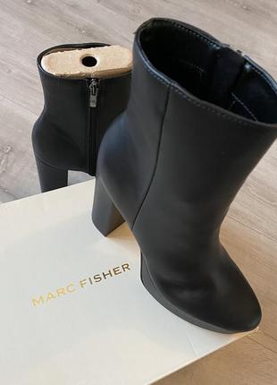 Ботильоны на высоком каблуке marc fisher