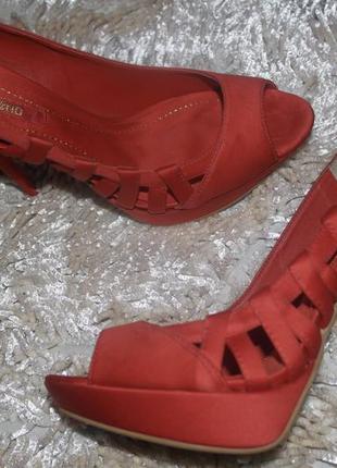 Шикарные атласные туфли/босоножки dumond оригинал1 фото