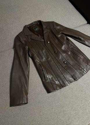 Кожаный пиджак шоколадного цвета1 фото