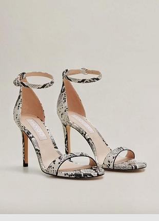 Босоніжки mango