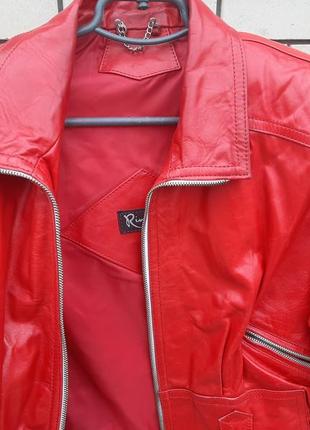 Куртка женская кожаная короткая красная, размер с/м.2 фото
