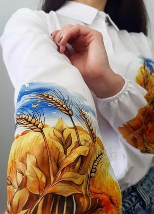 Красивая рубашка с украинским принтом4 фото