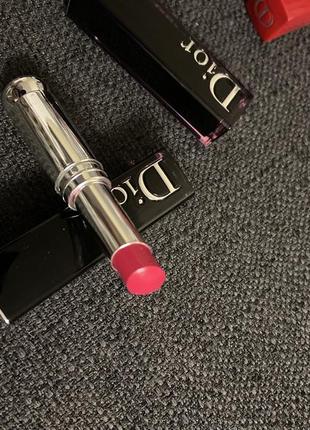 Помада-лак для губ christian dior addict lacquer stick 877 turn me dior