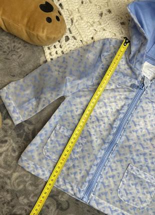 ☔️ прозрачный силиконовый дождевик грязепруф f&f 9-12 74-80 водозащитное прорезиненное голубое пальто с капюшоном куртка4 фото