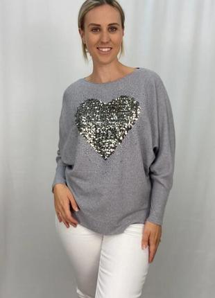 Сірий жіночий светр паєтки серця светр у паєтках.
