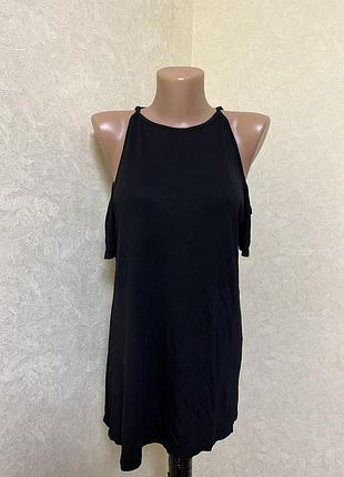 Футболка черная boohoo с открытыми плечами