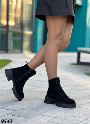 Красиві жіночі черевики замшеві натуральні чорні на шнурівці демісезон натуральна замша на весну чобітки ботинки женские замшевые на шнуровке4 фото