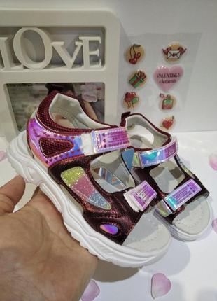 Невероятно красивые босоножки для модницы.