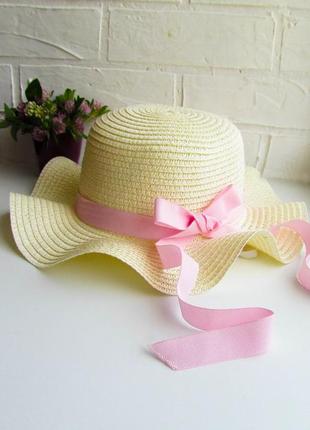 Соломенная шляпка с розовой лентой1 фото