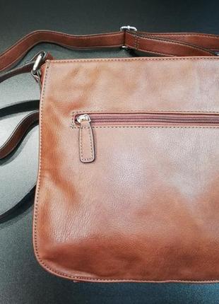 Лаконичная сумка кросс-боди цвета корицы немецкого бренда gerry weber3 фото