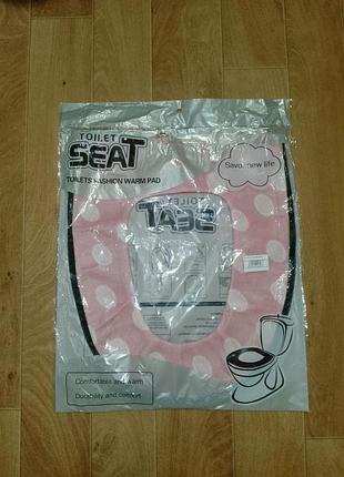 Чехол-накладка, утеплитель на сиденье унитаза на молнии в горох