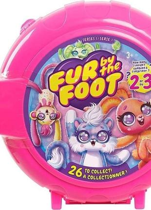 Fur by the foot bubble gum besties игрушка сюрприз  с плюшевыми животными 25см. just play