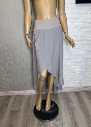 Оригинальная асимметричная юбка с подкладкой-шортами юбка-шорты halara, m1 фото
