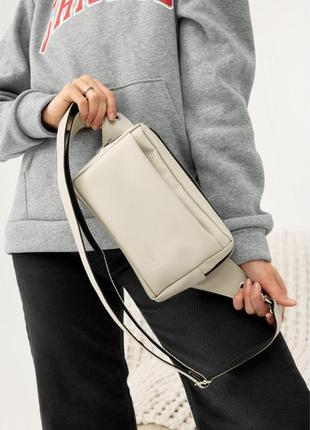 Жіноча сумка бананка sambag harvi сіра3 фото