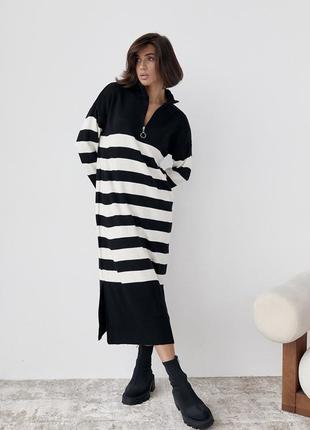 В'язана сукня oversize в смужку