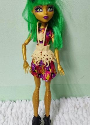 Кукла monster high дженифер лонг оригинал кукла шарнирная. есть ещё туфельки1 фото