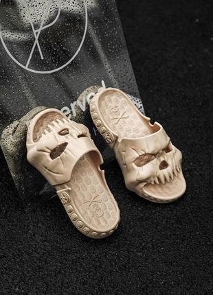 Тапочки / сланцы